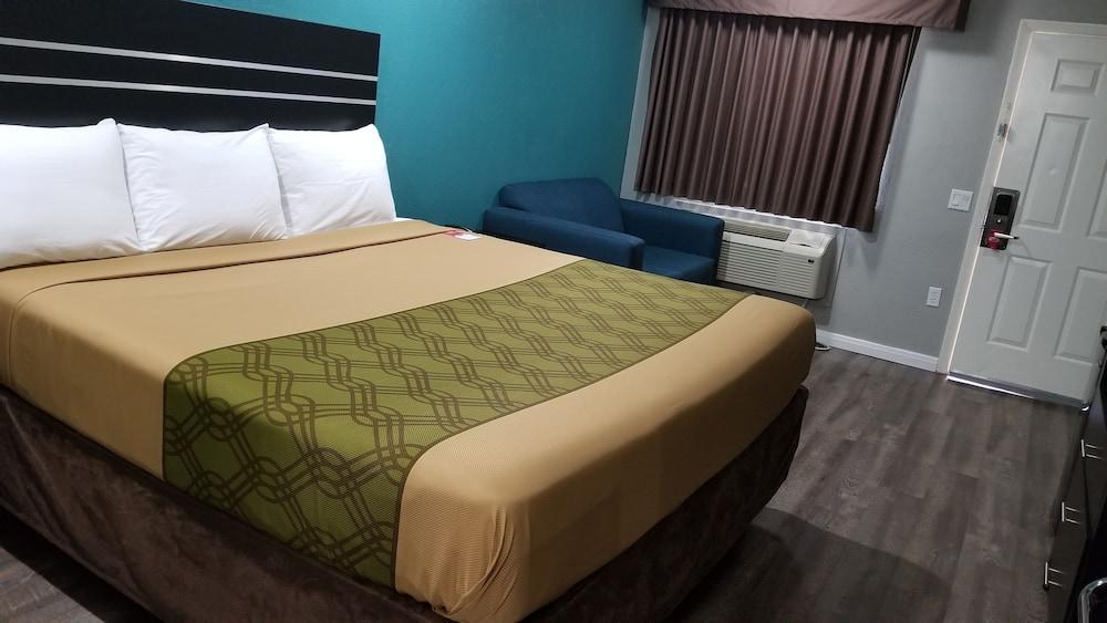Motel Econo Brookhollow *