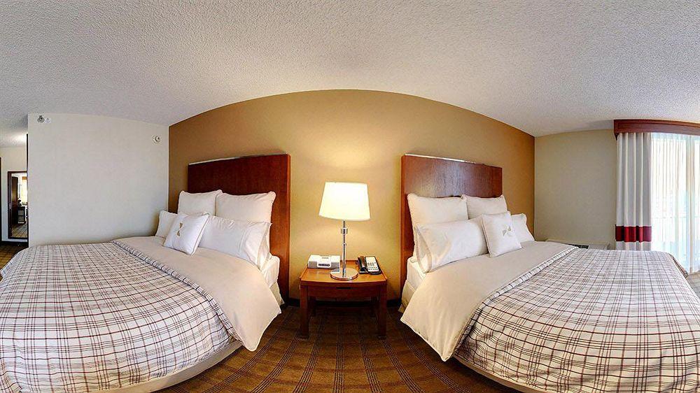 Four Points By Sheraton Citycentre Hotel 3*