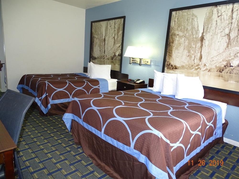 Super 8 By Wyndham Houston/brookhollow Nw 2* Houston