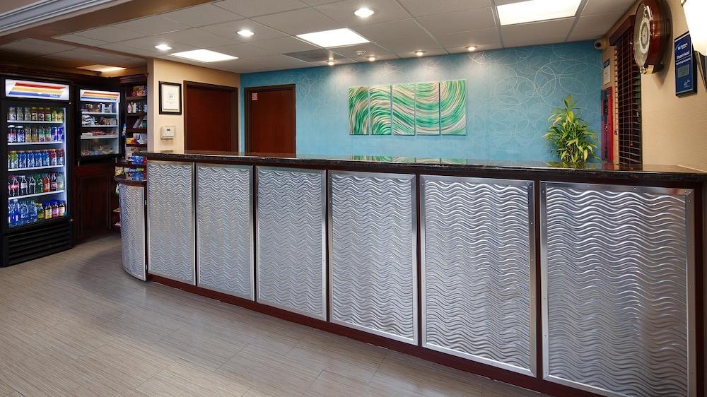 Hotel Days & By Wyndham Sam Tollway Houston