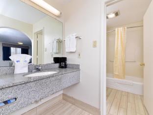 Motel Americas Value And Houston/northwest Brookhollow 2*