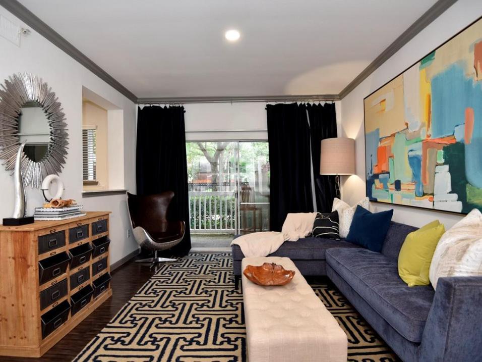 Lavish Near Medical Centre Apartment *
