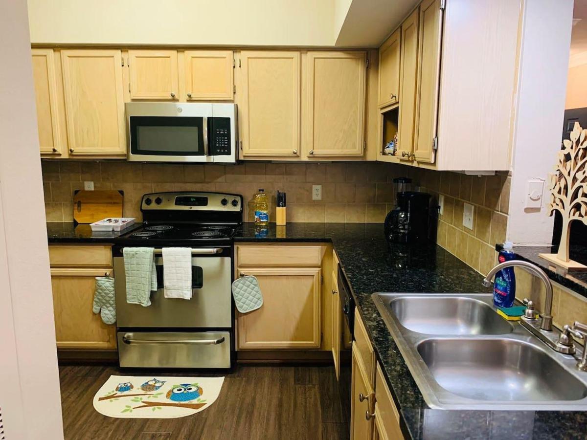 Cozy 2 Bedroom Near Md Anderson, Nrg, & Dtown Houston