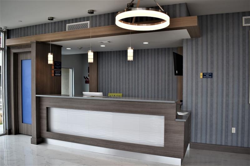 Days & By Wyndham Downtown/university Of 3*