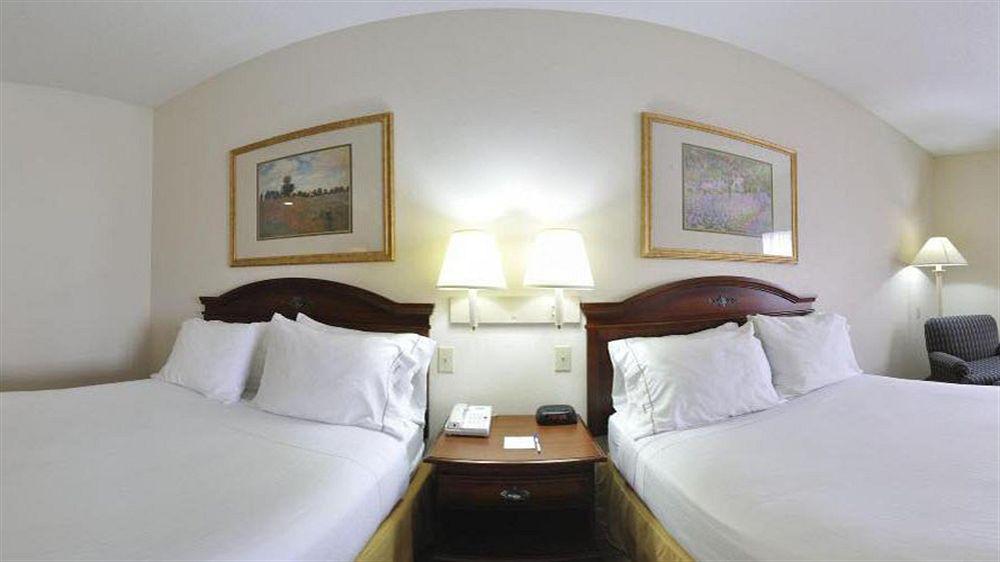 Country & By Radisson, Northwest, Tx Hotel