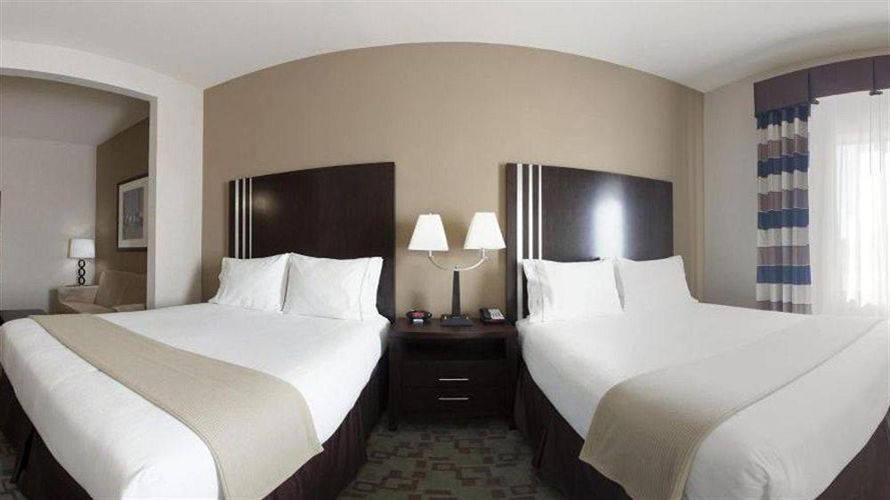 Express & Nw Beltway 8-west Road By Ihg Hotel 2*