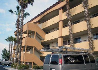 Americas Best Value And Fm 1960 Hotel