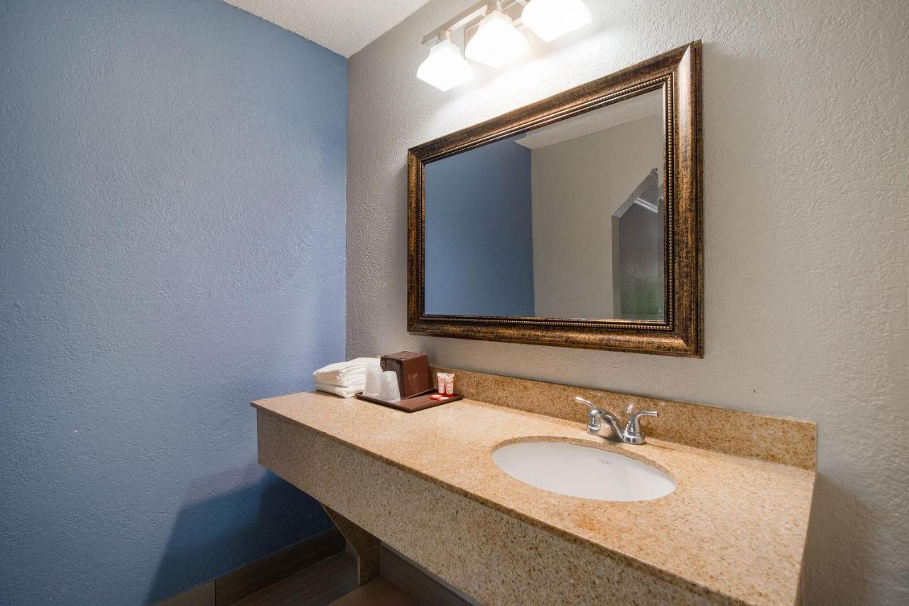 Oyo I-69 & I-610 Hotel 2*