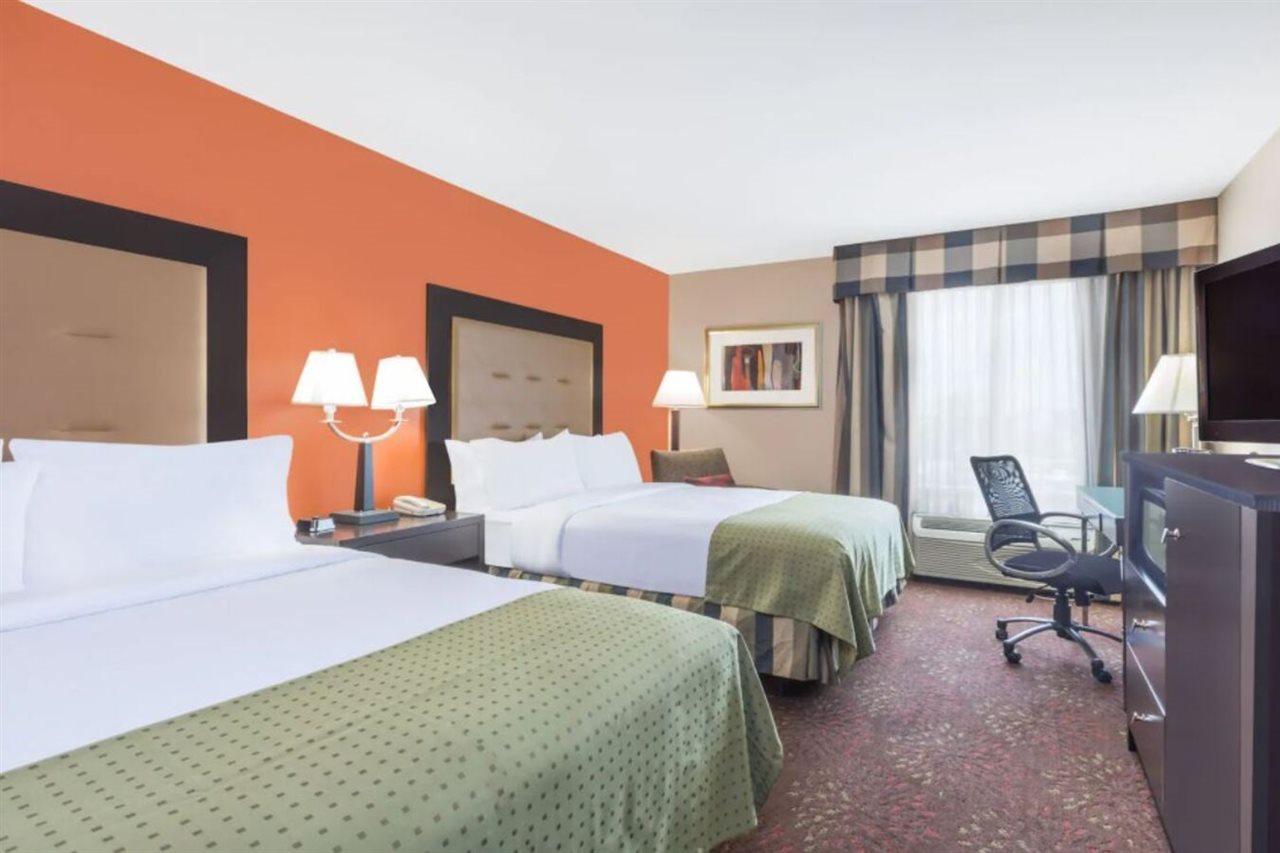Hotel Wyndham Garden Willowbrook