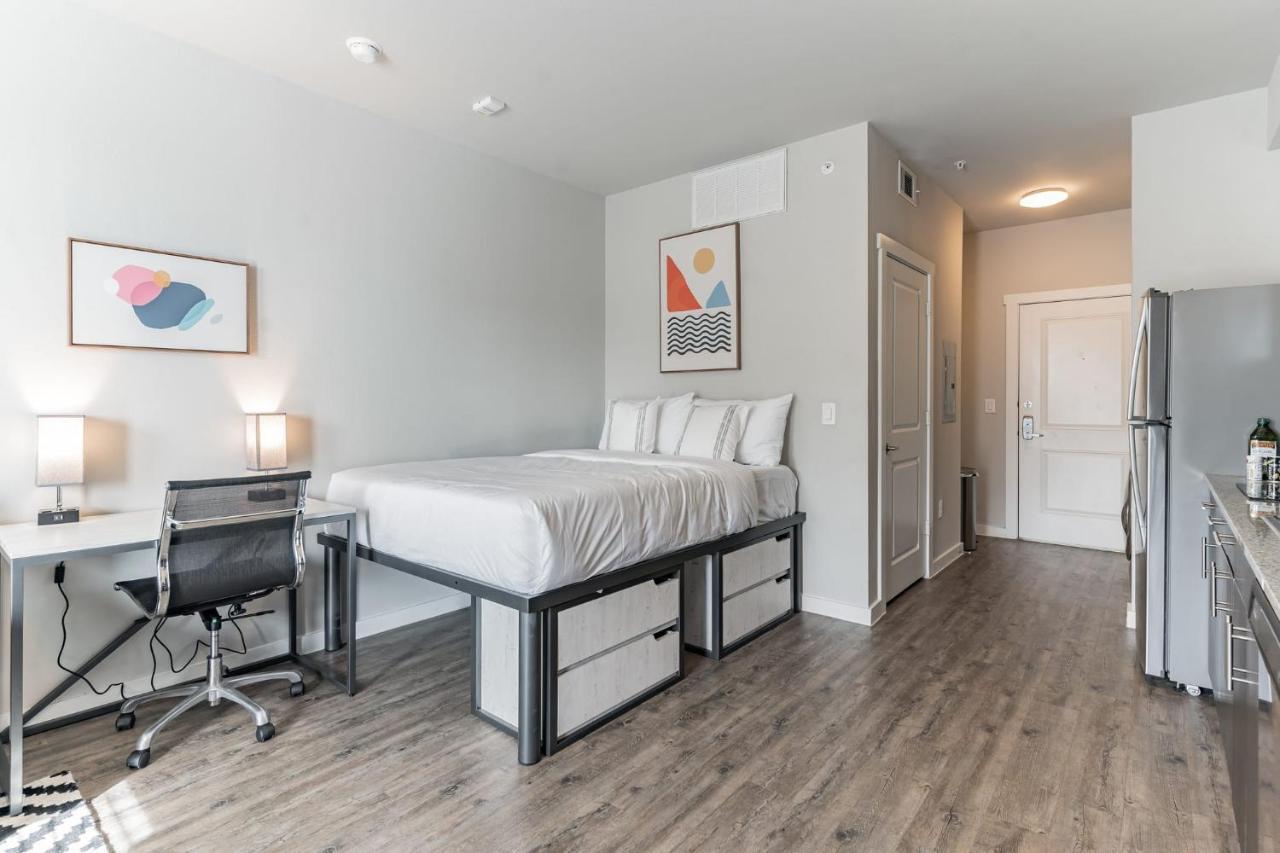 Peaceful With Full Amenities And Uh Nearby Apartment Houston