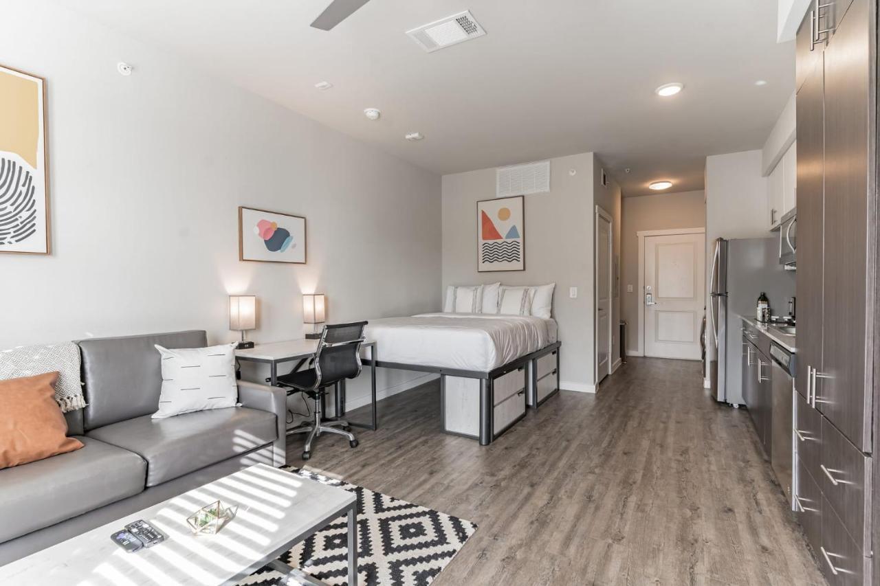 Peaceful With Full Amenities And Uh Nearby Apartment *