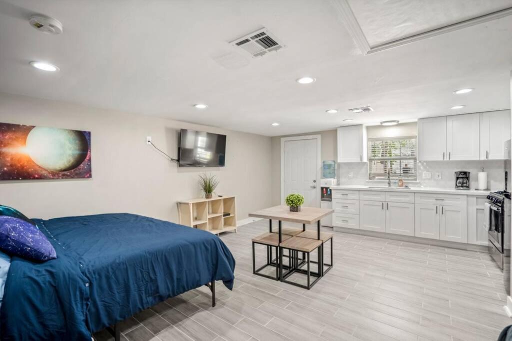 Cosmic Studio At North Downtown *