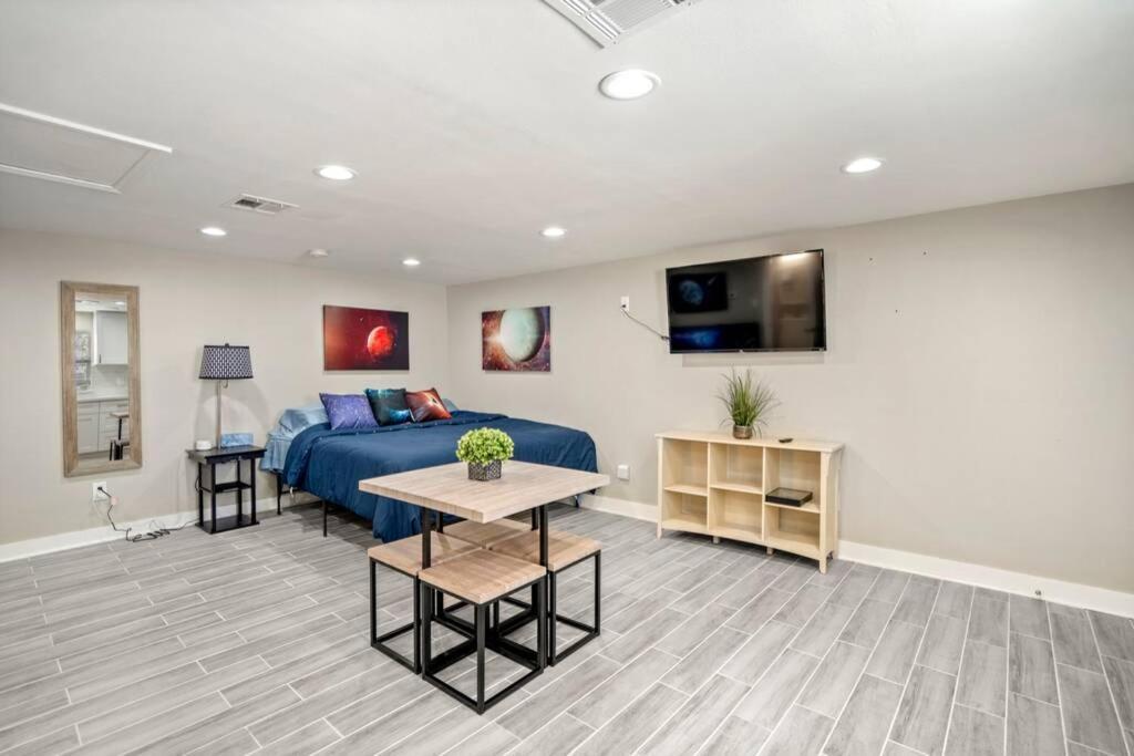 Cosmic Studio At North Downtown Villa
