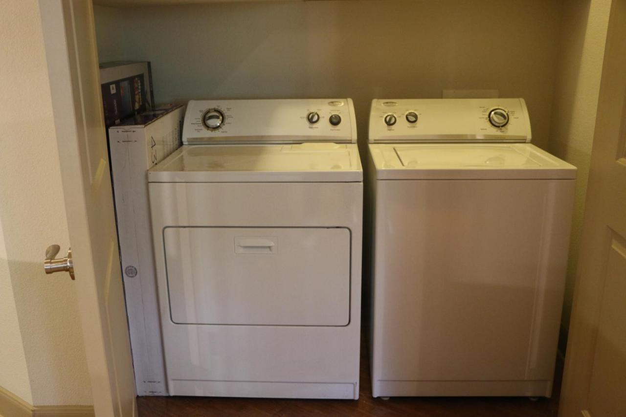 Rodeo Nrg Area One & Two Bedroom Apartment