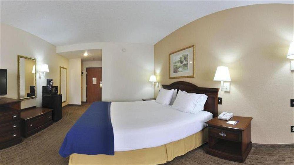 Country & By Radisson, Northwest, Tx Hotel
