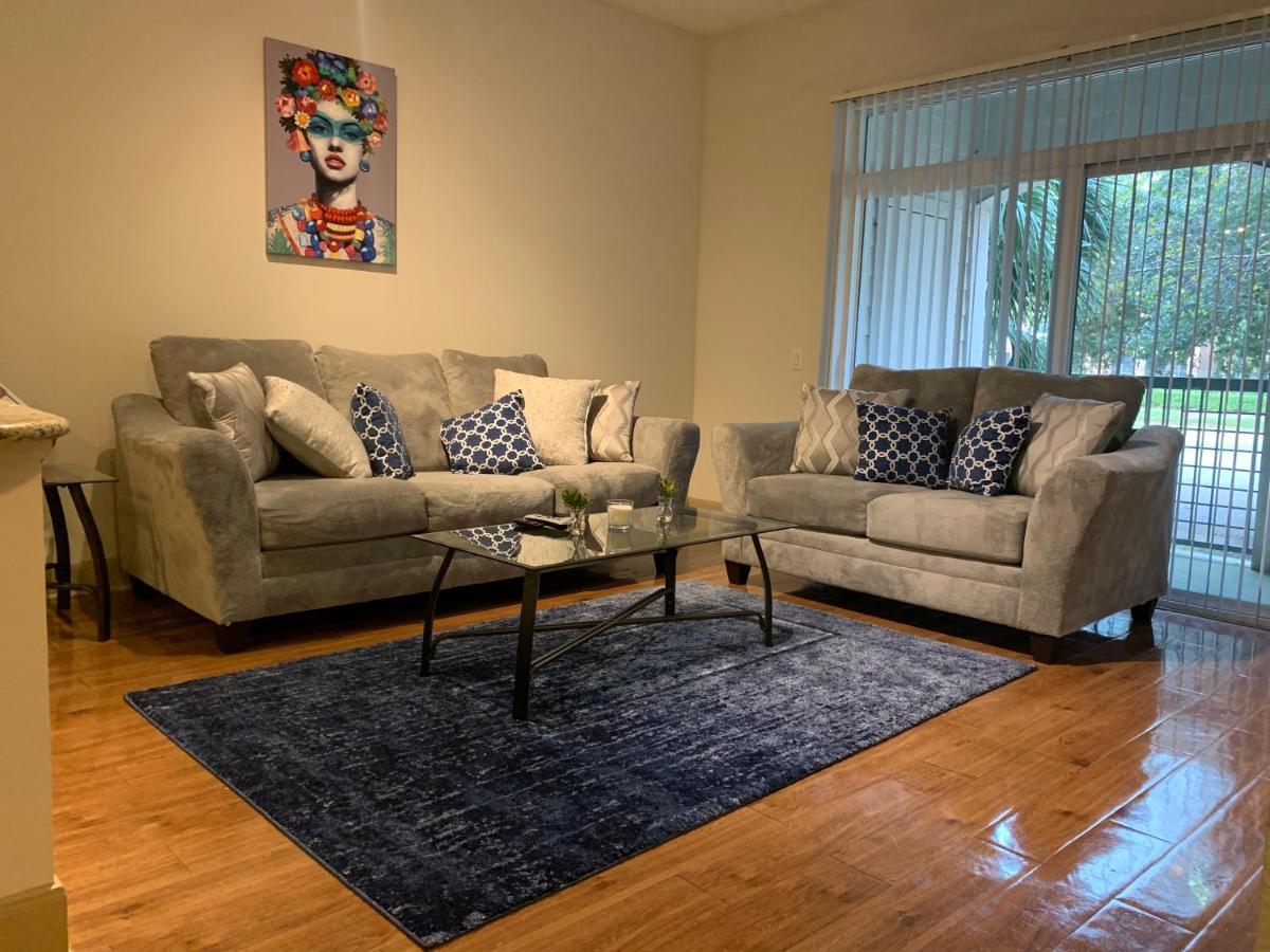 Rodeo Nrg Area One & Two Bedroom Houston