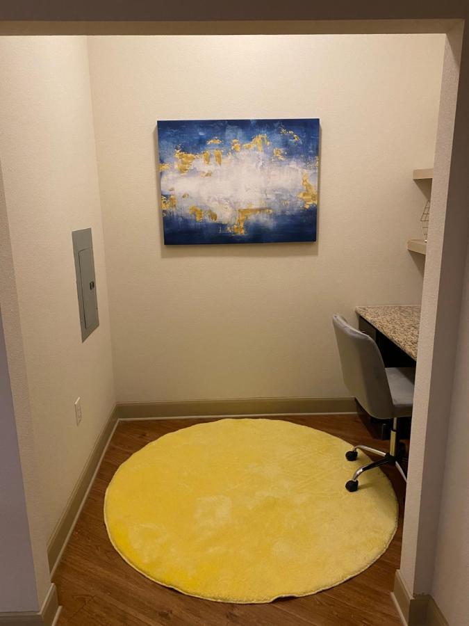 Rodeo Nrg Area One & Two Bedroom Houston