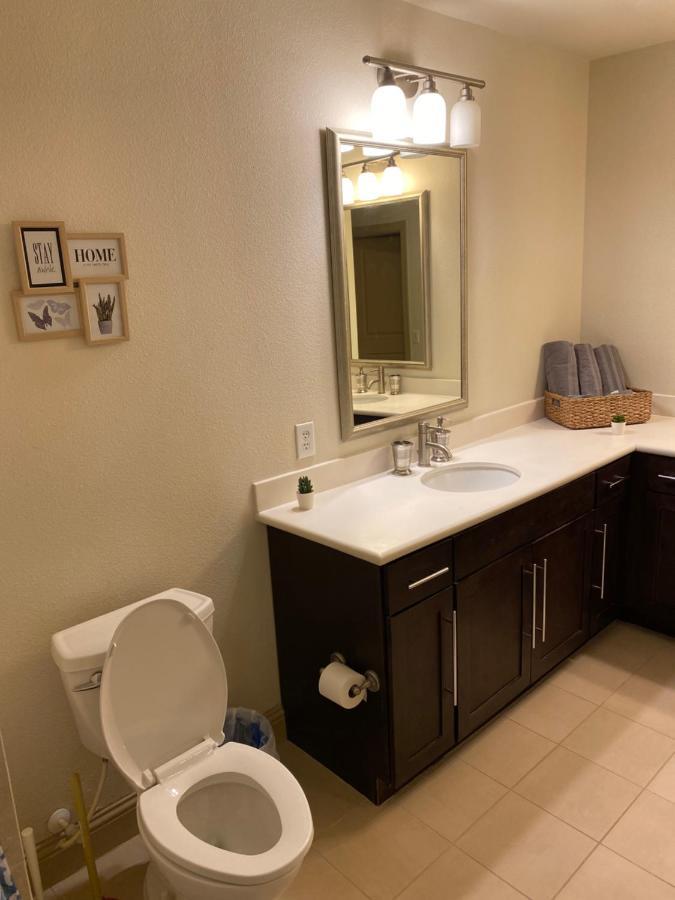 Rodeo Nrg Area One & Two Bedroom *
