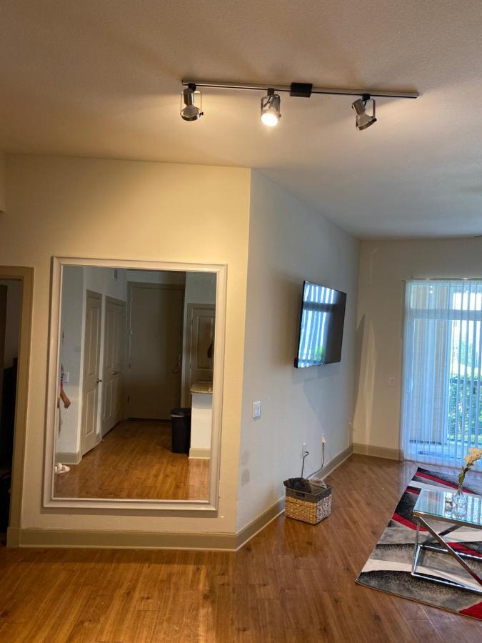 Rodeo Nrg Area One & Two Bedroom Apartment *