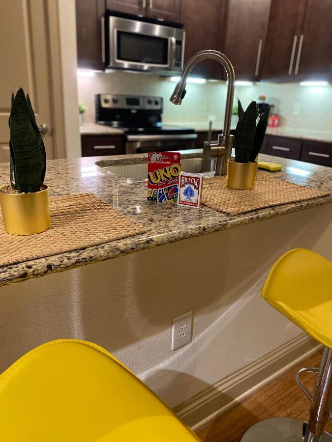 Rodeo Nrg Area One & Two Bedroom Apartment *