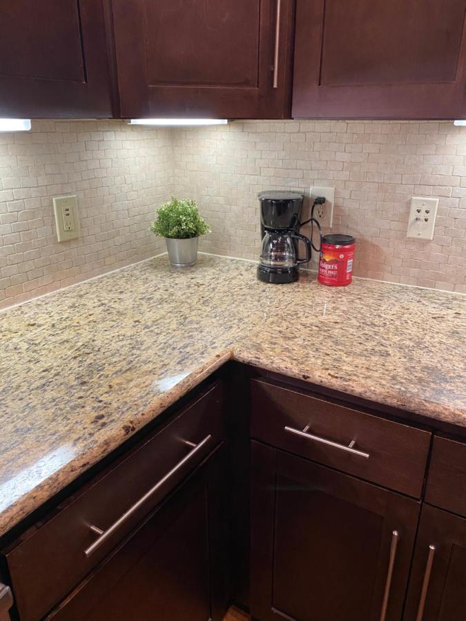 Rodeo Nrg Area One & Two Bedroom Apartment