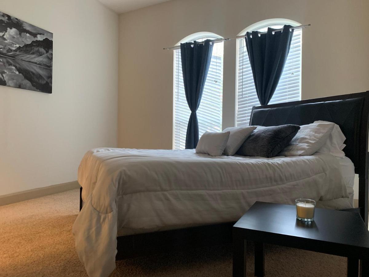 Rodeo Nrg Area One & Two Bedroom *
