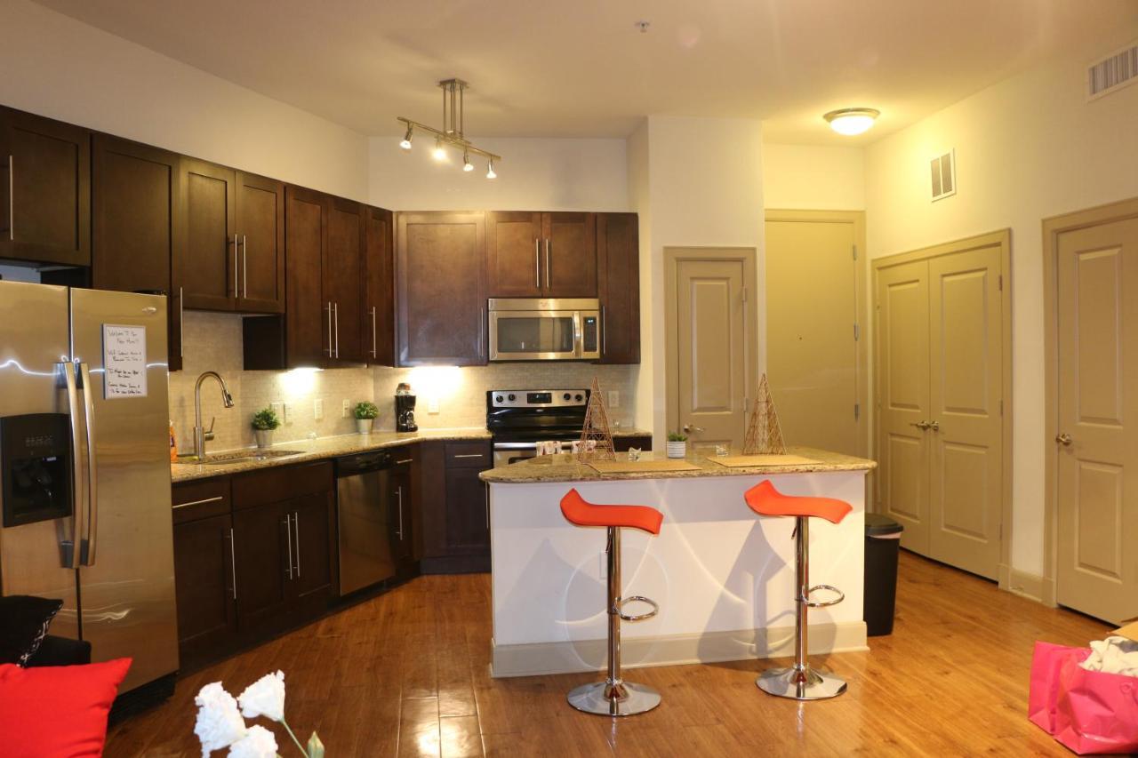Rodeo Nrg Area One & Two Bedroom Apartment