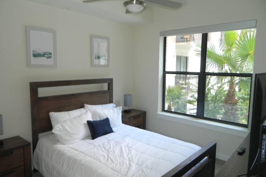 Entire Modern Downtown Ideal For Long-term Stays Houston