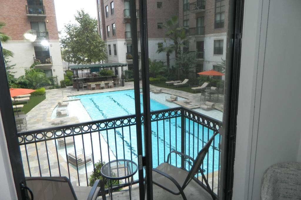 Apartment Entire Modern Downtown Ideal For Long-term Stays