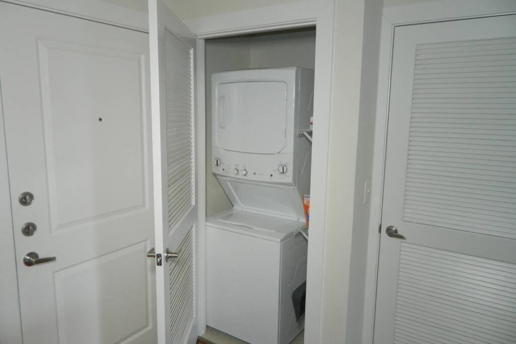 Apartment Entire Modern Downtown Ideal For Long-term Stays Houston