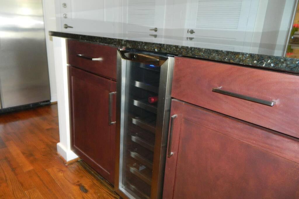 Entire Modern Downtown Ideal For Long-term Stays Houston