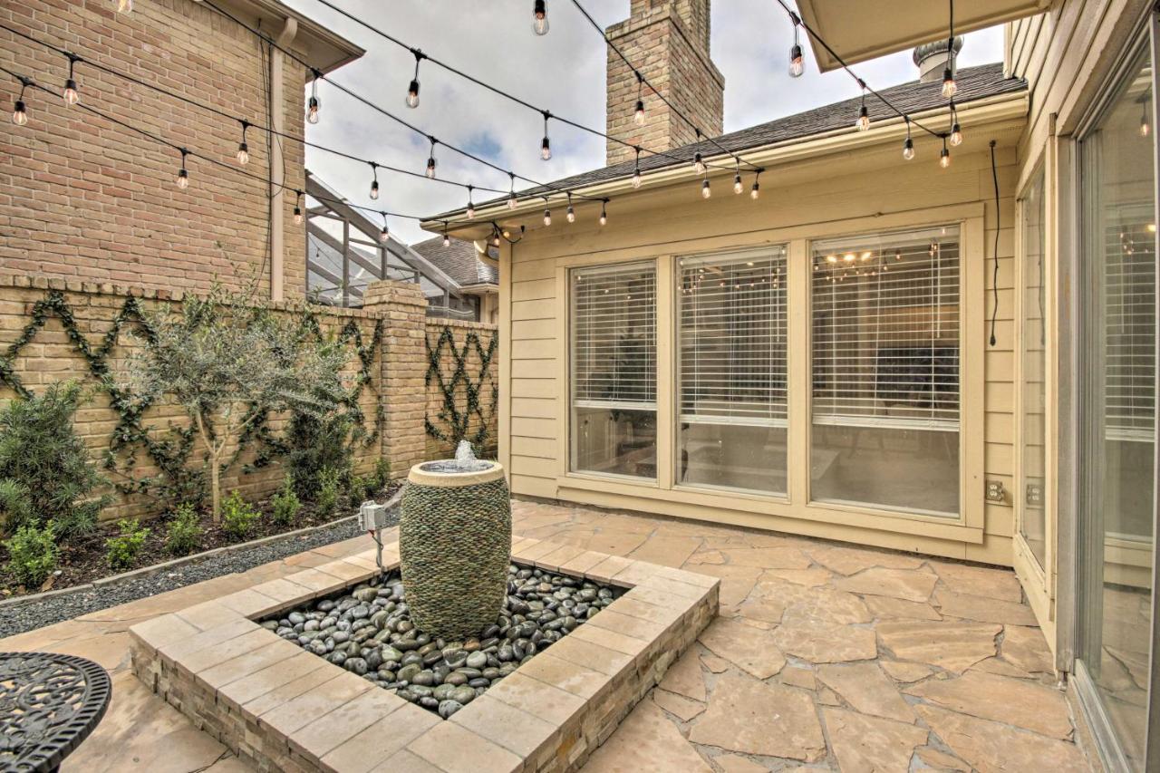 Quiet West With Patio, Walk To Shops! Houston