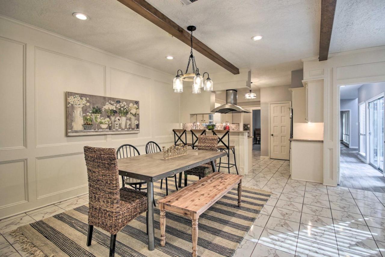 Quiet West With Patio, Walk To Shops! Houston