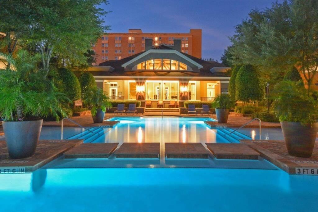 Newly Furnished 1br W/ Hermann Park View * Houston