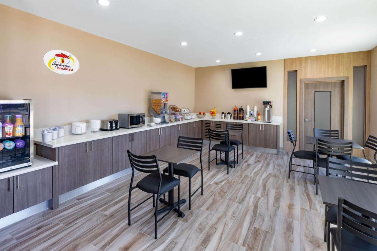 Super 8 By Wyndham Nw Beltway 8-west Rd 3* Houston