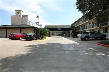Motel Amerihome & Suites Airport North