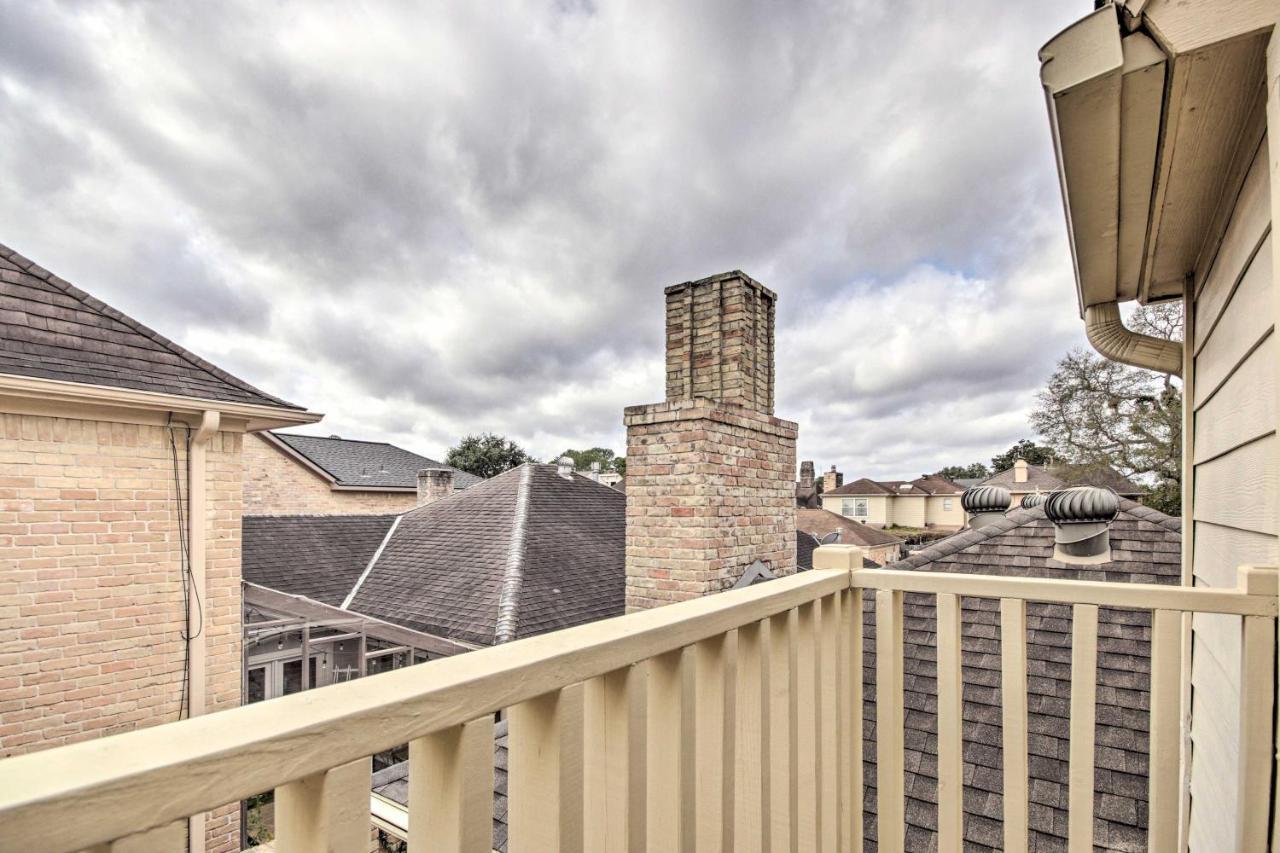 Quiet West With Patio, Walk To Shops! Holiday home