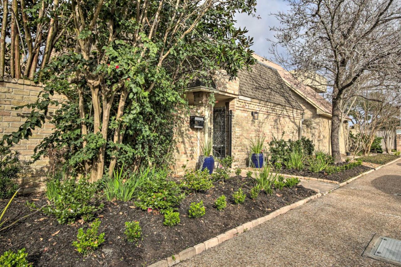 Quiet West With Patio, Walk To Shops! Houston