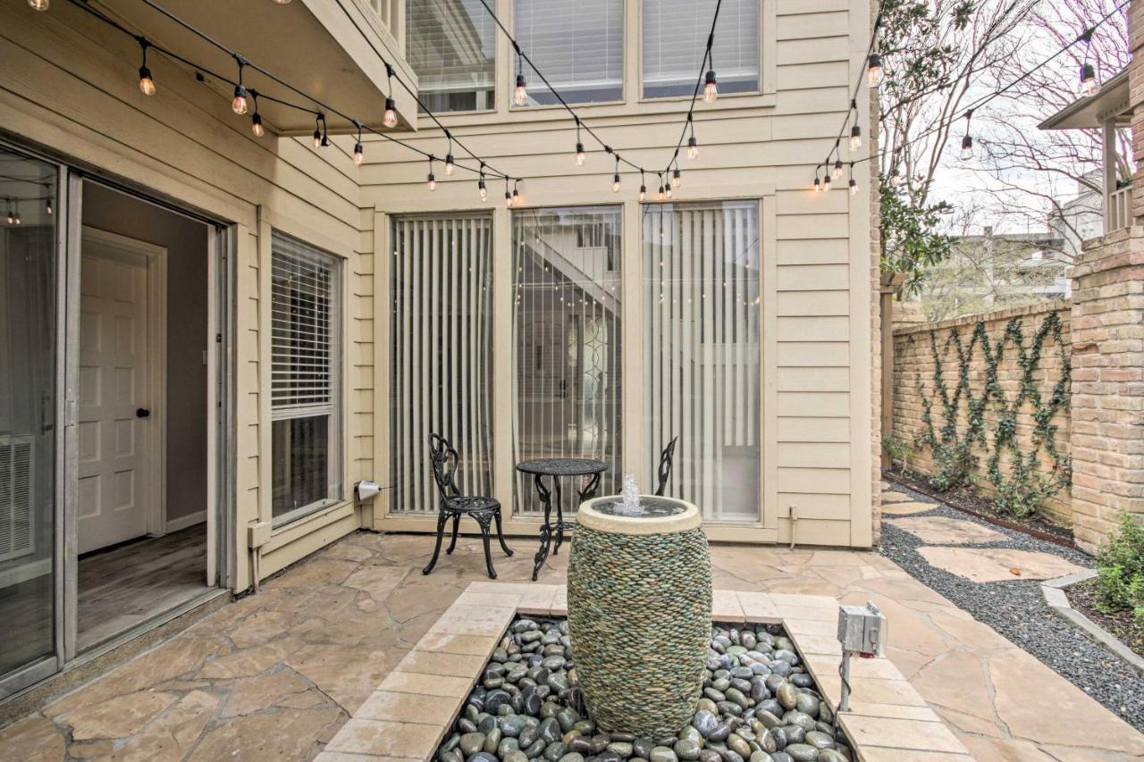 Holiday home Quiet West With Patio, Walk To Shops! Houston
