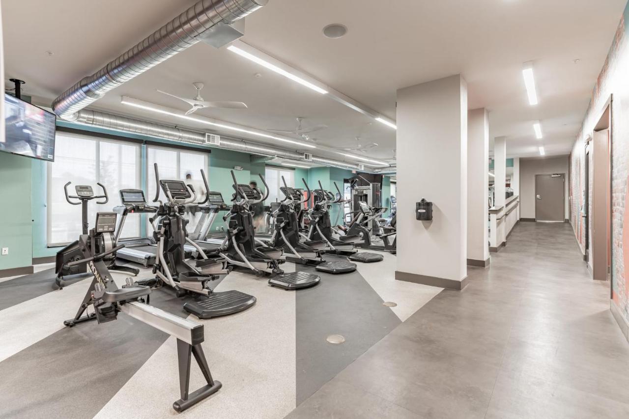 Peaceful With Full Amenities And Uh Nearby Apartment