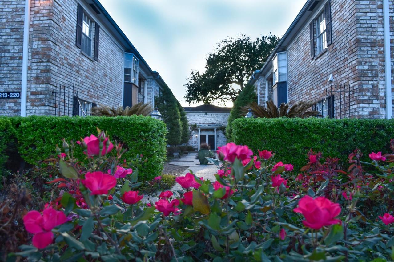 Apartment Galleria Area Apt Long And Short Available