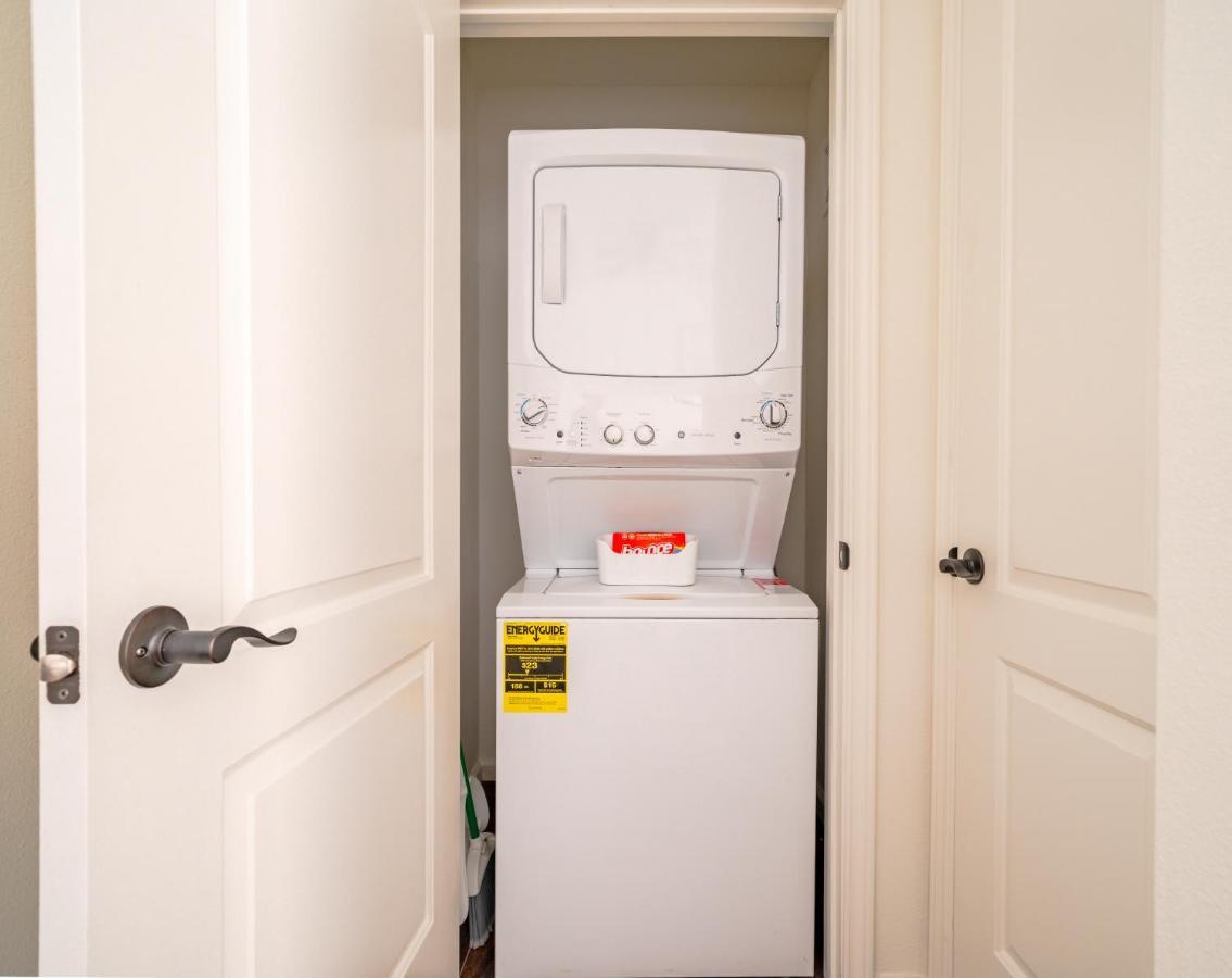 Unit 1 - Spacious & Renovated Apt In The City's Action
