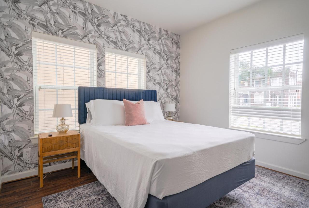Apartment Unit 1 - Spacious & Renovated Apt In The City's Action Houston