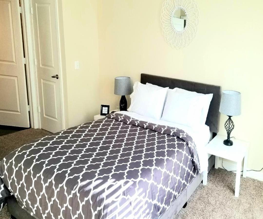 Apartment Roomy Downtown Abode *