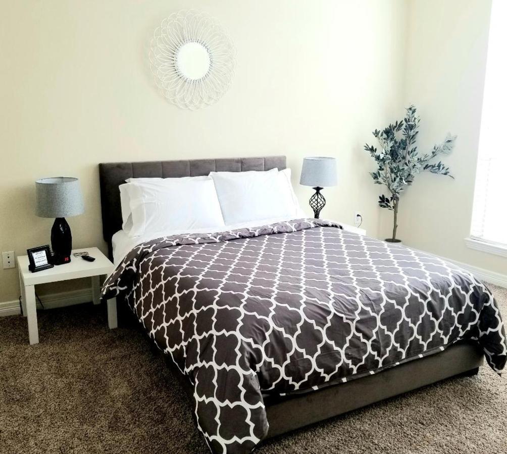 Roomy Downtown Abode Apartment Houston