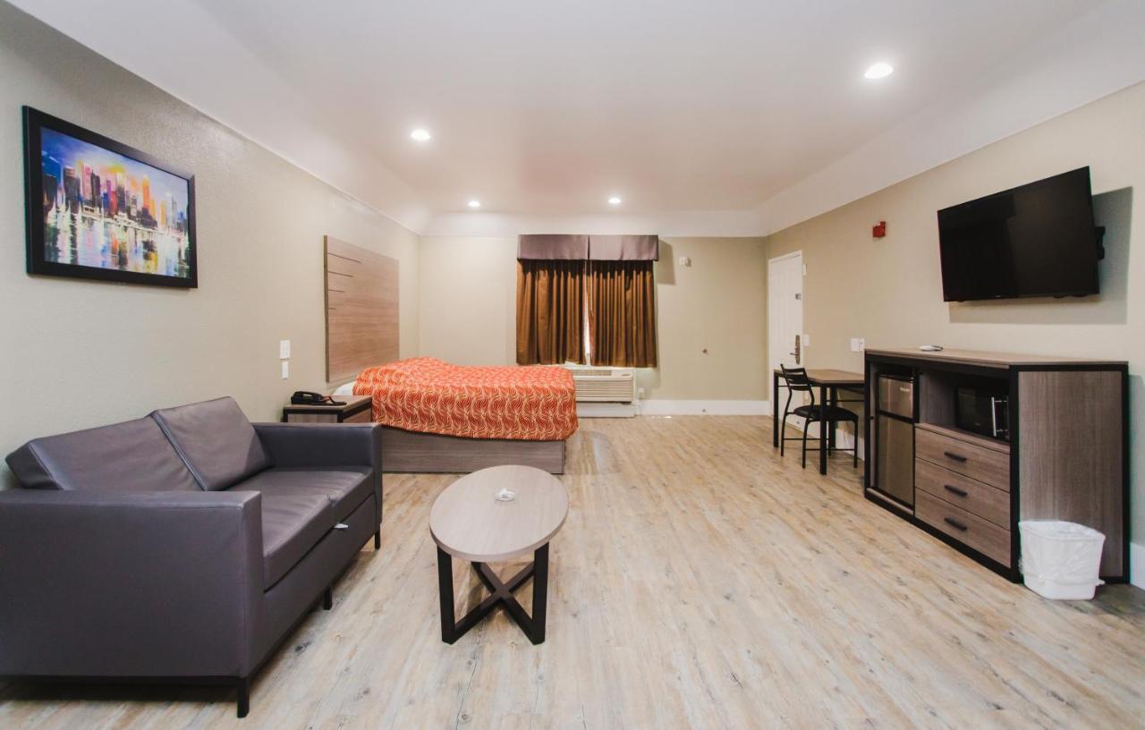 Palace Beltway 8 & Westview Motel