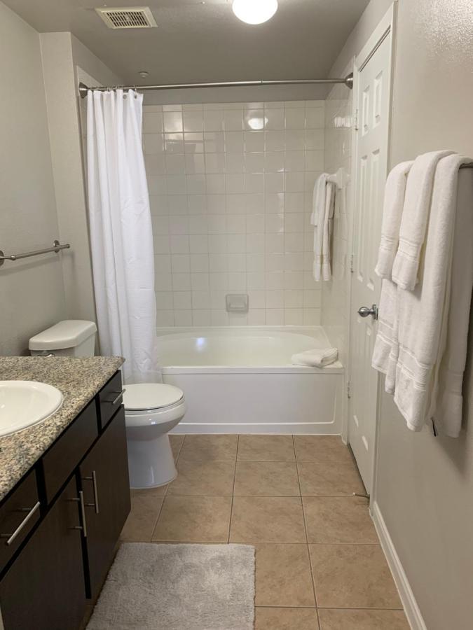 Apartment Newly Furnished 1br W/ Hermann Park View *