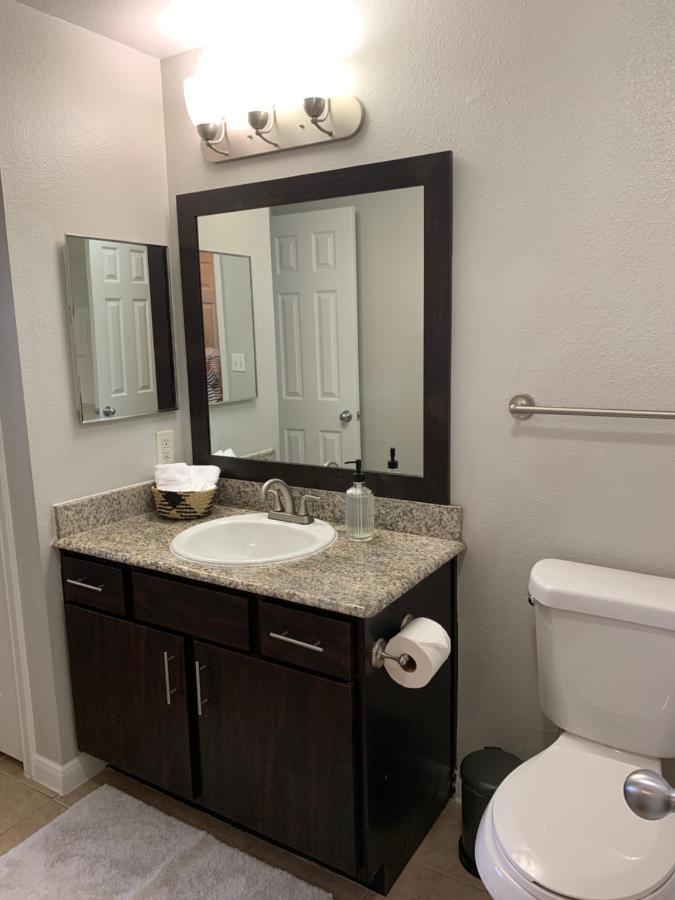 Newly Furnished 1br W/ Hermann Park View Houston