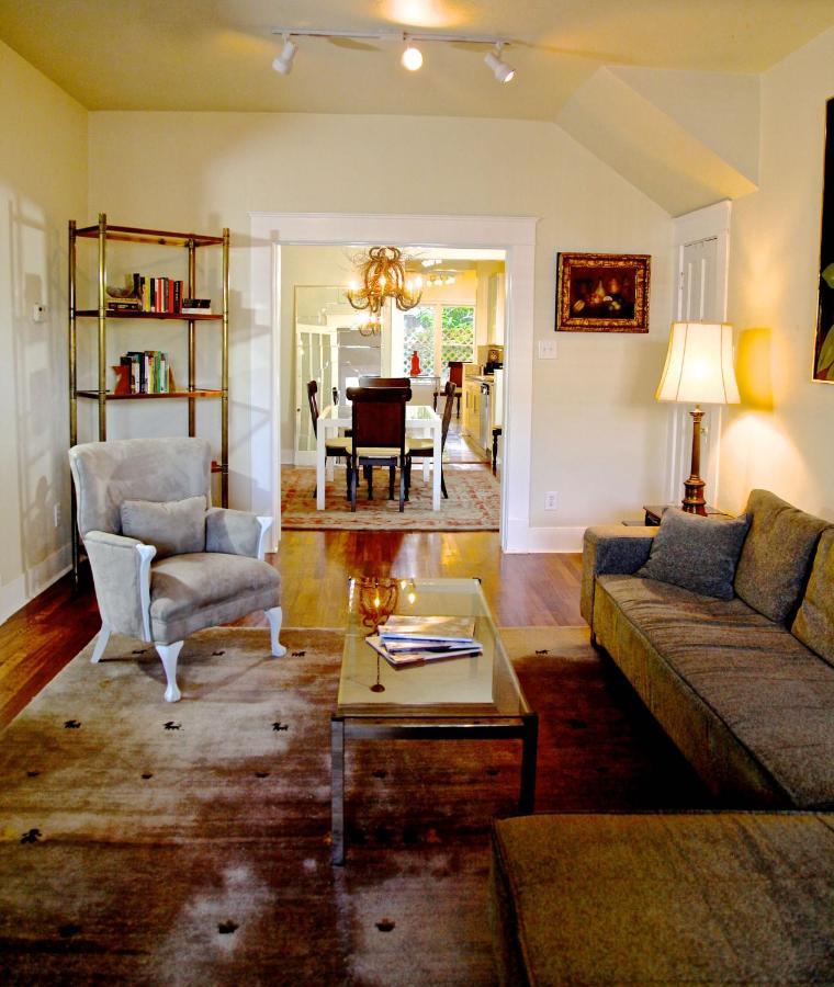 Refuge In The Heart Of Montrose Apartment