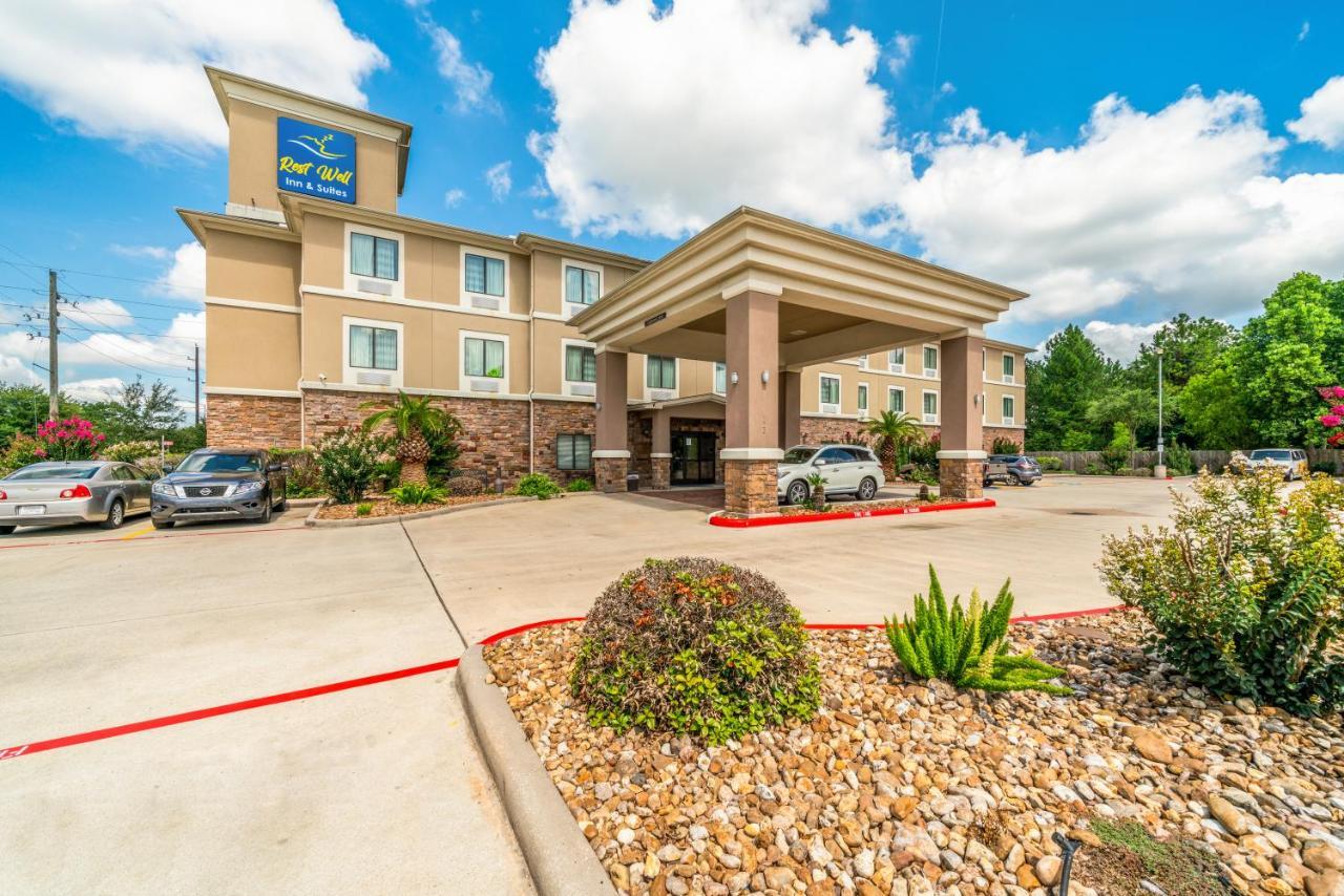 Hotel Restwell & I-45 North